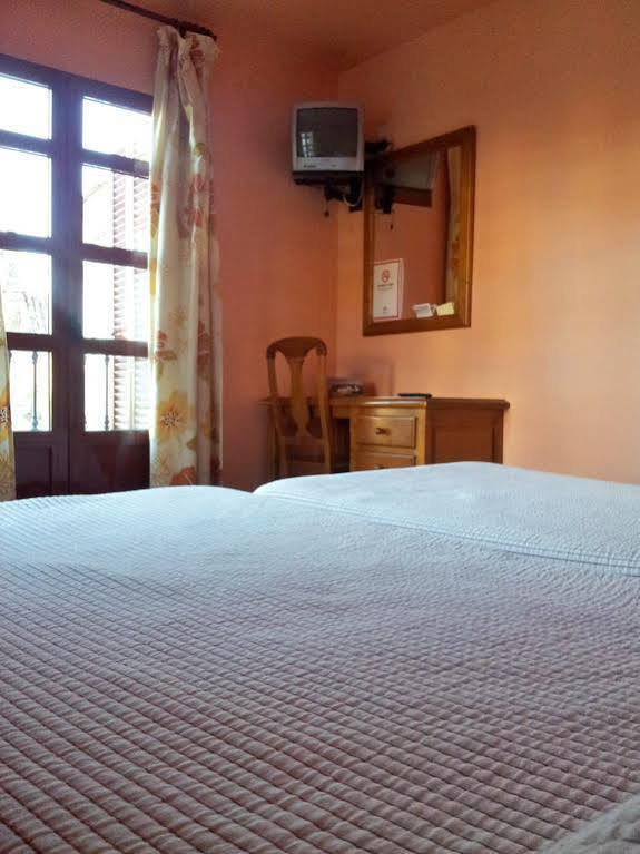 Hostal Rio De Oro Alcalá la Real Exteriör bild