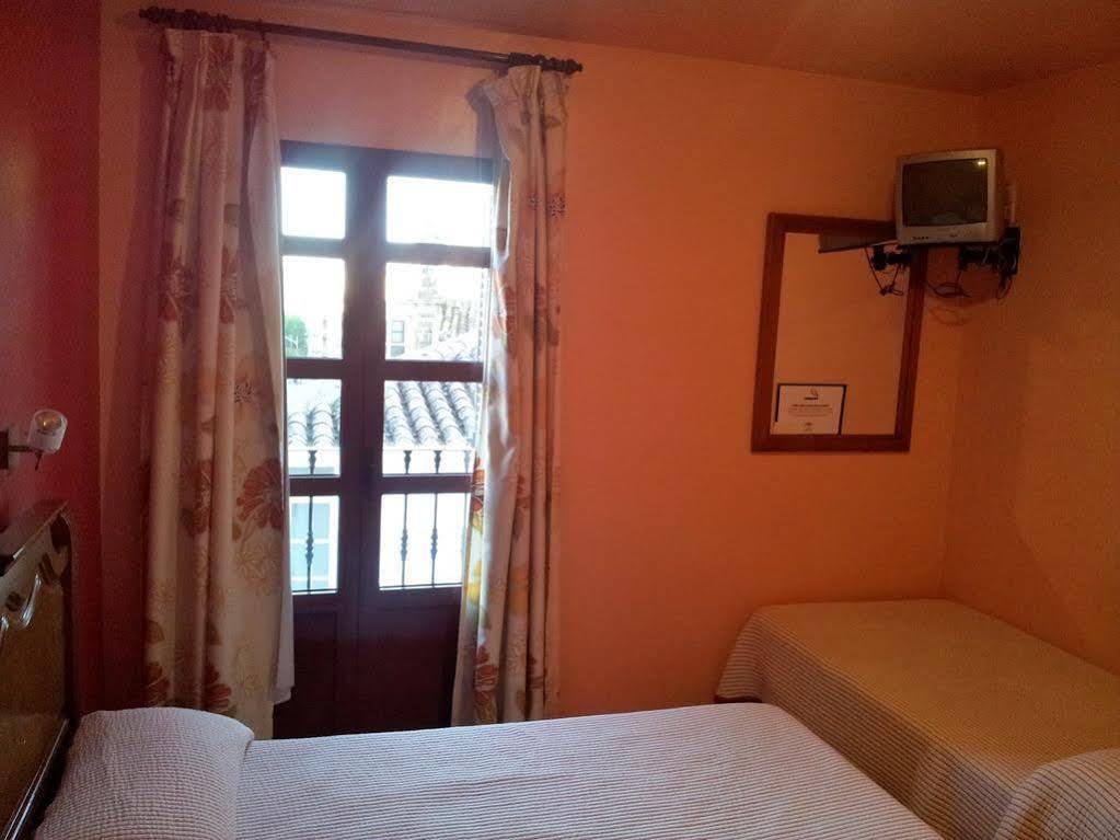 Hostal Rio De Oro Alcalá la Real Exteriör bild